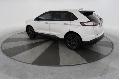 Photo 2 of 35 of 2018 Ford Edge SEL