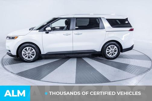 2024 Kia Carnival LX