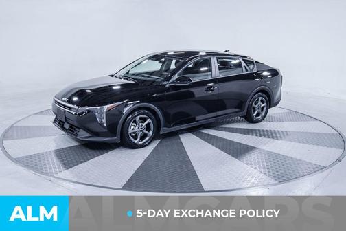 Aurora Black Pearl 2025 Kia K4 LXS