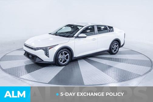 Snow White Pearl 2025 Kia K4 LXS