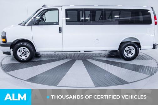 Summit White 2025 GMC Savana 3500 RWD 3500 Extended Wheelbase LT