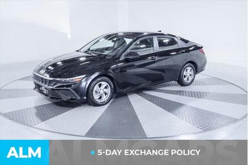 2024 Hyundai ELANTRA SE