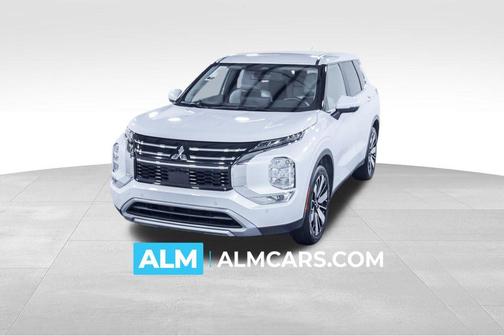 White Diamond 2025 Mitsubishi Outlander SE