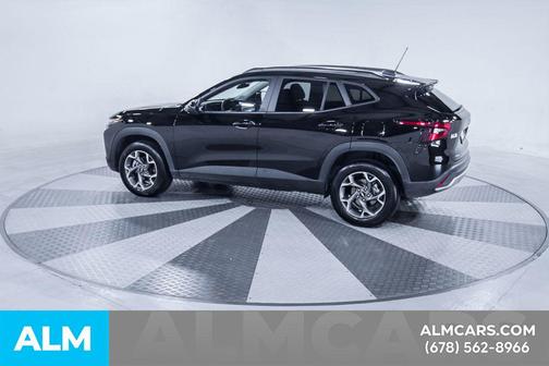 Mosaic Black Metallic 2025 Chevrolet Trax LT