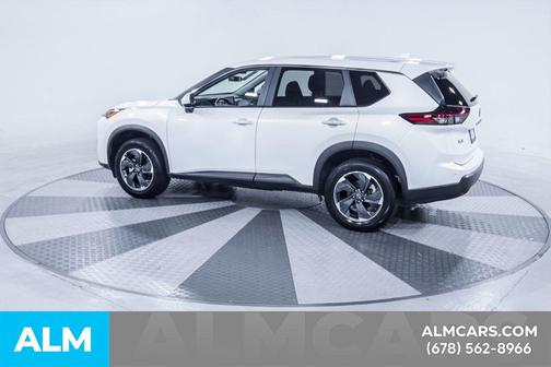Everest White Pearl 2025 Nissan Rogue SV
