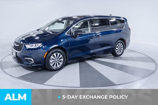 2024 Chrysler Pacifica Hybrid Select