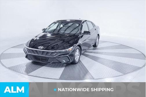 2024 Hyundai ELANTRA SE