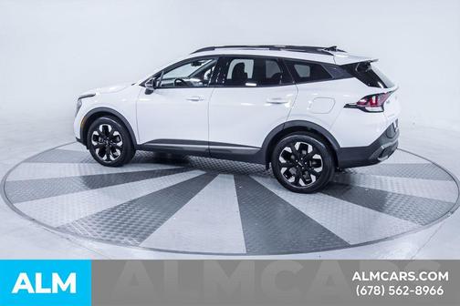 Glacial White Pearl 2023 Kia Sportage X-Line
