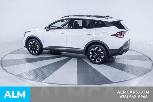 Glacial White Pearl 2023 Kia Sportage X-Line