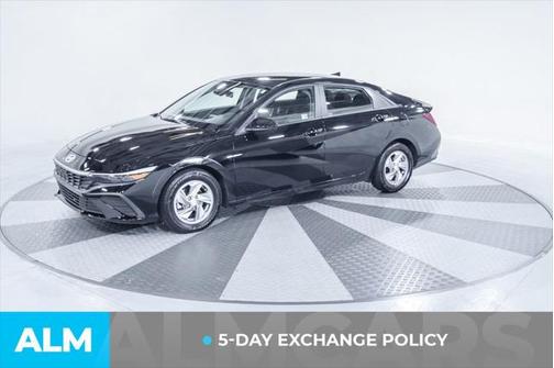 2024 Hyundai ELANTRA SE