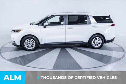 2024 Kia Carnival LX