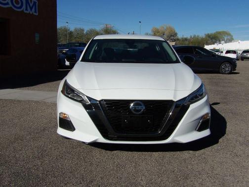 2021 Nissan Altima SR FWD