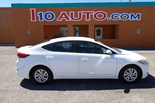 2018 Hyundai ELANTRA SE