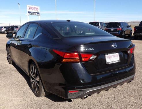 2021 Nissan Altima SR FWD