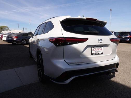 2022 Toyota Highlander XSE