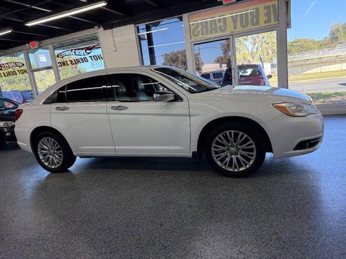 2012 Chrysler 200 Limited