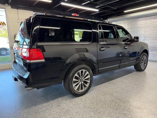 2016 Lincoln Navigator Select