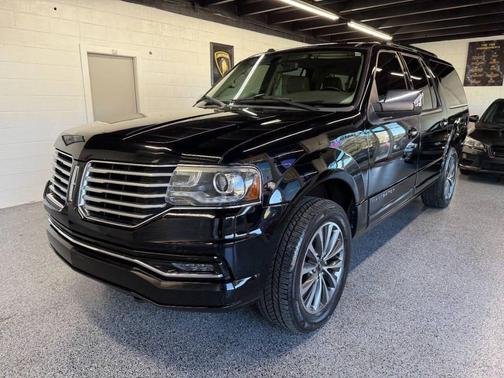 2016 Lincoln Navigator Select
