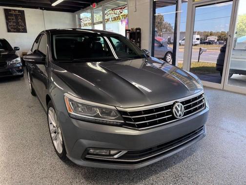 2017 Volkswagen Passat 1.8T SE w/Technology