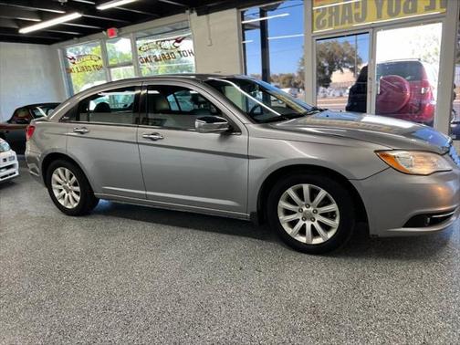 2013 Chrysler 200 Limited