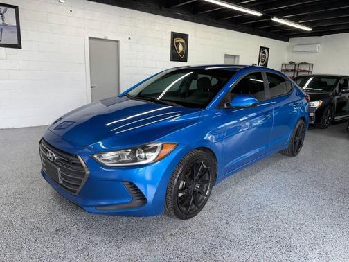 2017 Hyundai ELANTRA SE