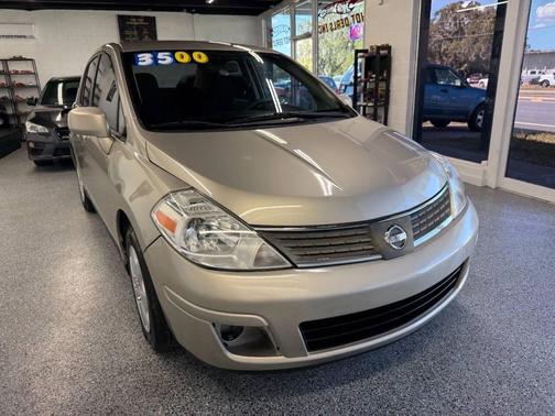 2009 Nissan Versa 1.8 S