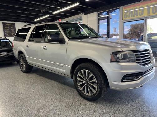 2016 Lincoln Navigator Select