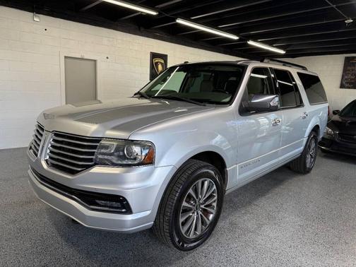2016 Lincoln Navigator Select