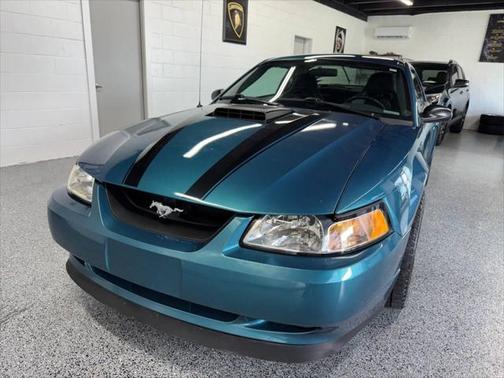 2004 Ford Mustang Mach I