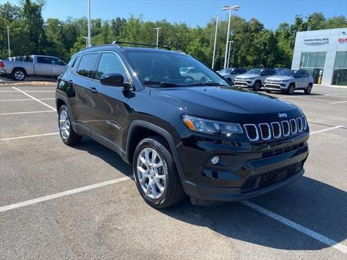 2024 Jeep Compass Latitude Lux FWD