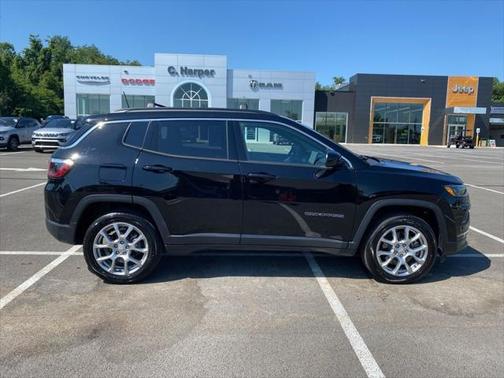 2024 Jeep Compass Latitude Lux FWD