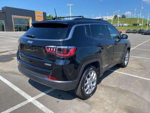 2024 Jeep Compass Latitude Lux FWD