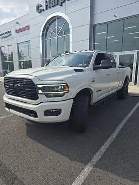2022 RAM 2500 Laramie Crew Cab 4x4 64' Box