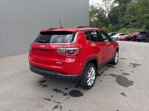 2023 Jeep Compass Latitude Lux FWD