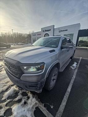 2021 RAM 1500 Big Horn Crew Cab 4x4 64' Box