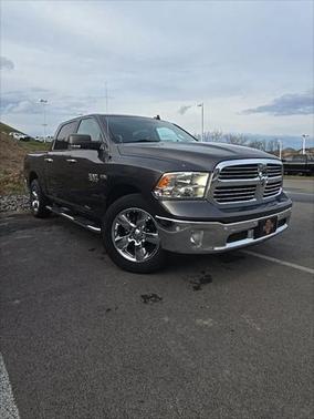 2017 RAM 1500 Big Horn Crew Cab 4x4 57' Box