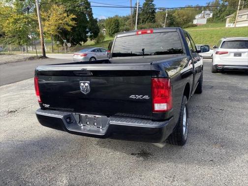 2017 RAM 1500 Express Quad Cab 4x4 64' Box