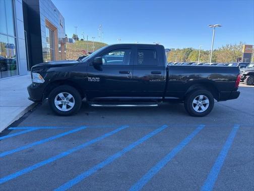 2017 RAM 1500 Express Quad Cab 4x4 64' Box