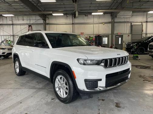 2022 Jeep Grand Cherokee L Laredo 4x4