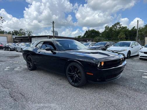 2017 Dodge Challenger SXT