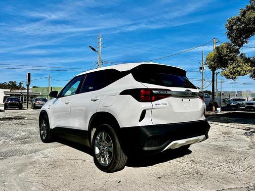 2021 Kia Seltos LX AWD 4dr SUV