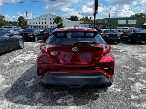 2018 Toyota C-HR XLE 4dr Crossover