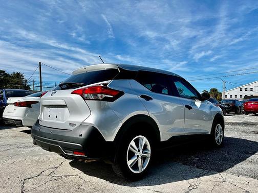 2020 Nissan Kicks S