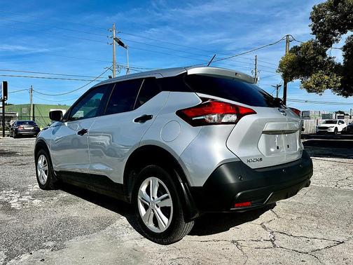 2020 Nissan Kicks S