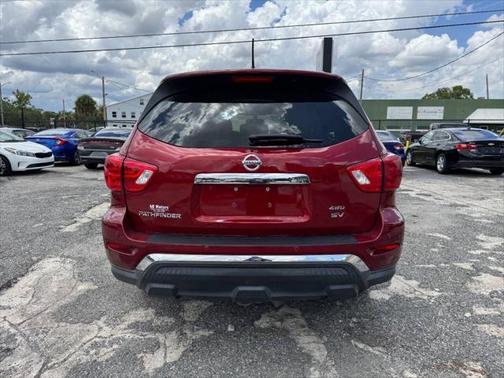 2018 Nissan Pathfinder SV