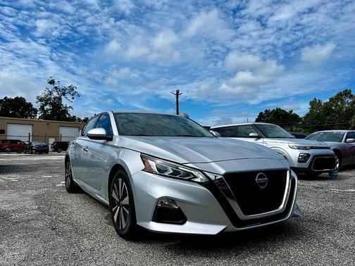 2021 Nissan Altima 25 SV 4dr Sedan