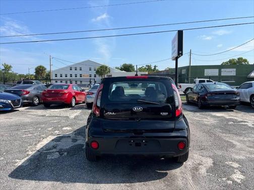 2017 Kia Soul Base