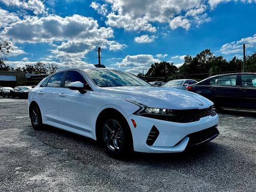 2021 Kia K5 LXS 4dr Sedan