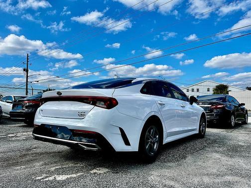 2021 Kia K5 LXS 4dr Sedan