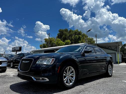 2016 Chrysler 300 Limited